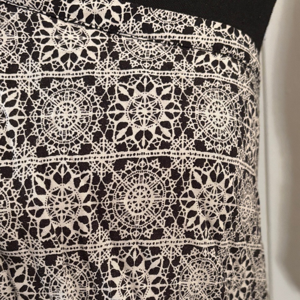 Buttons Black and White Geometric Maxi Dress - Picture 3 of 7